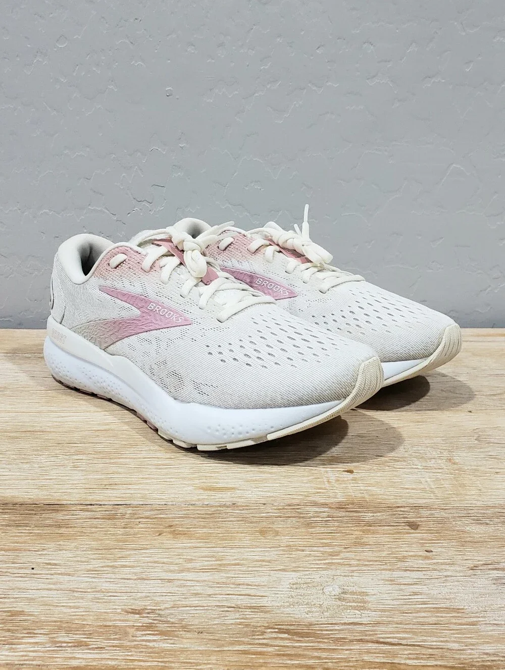 Brooks women ghost